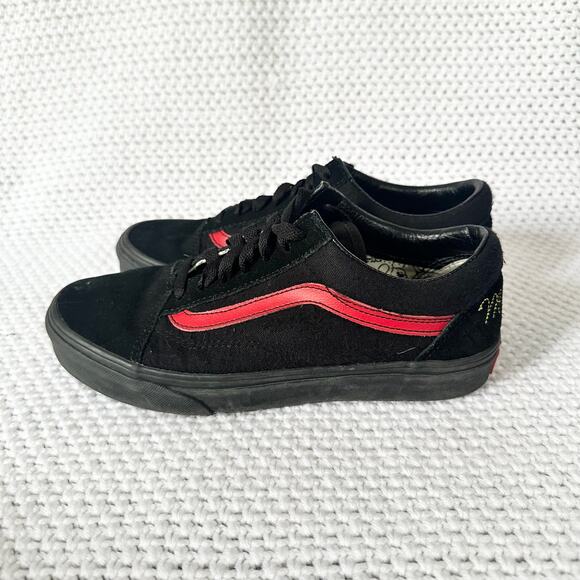 Vans Disney Old Skool Mickey Mouse Club Black Suede Red Stripe Low Top Sneakers - Picture 4 of 11